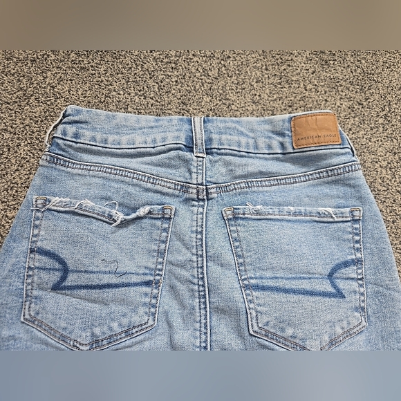 American Eagle Super Stretch Curvy High Rise Mini Denim Skirt Light Blue Size 2 - Picture 5 of 12